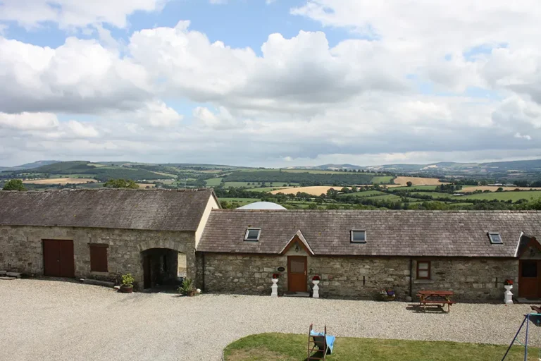 The-Coach-House-Bed-View-Hills